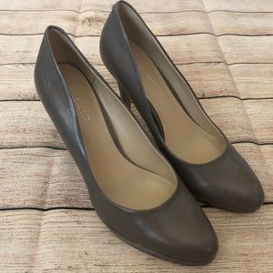 Nine West Taupe Heels